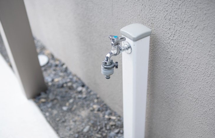 散水栓を立水栓に変えて水遊び