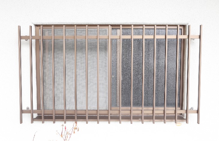 新築外構　窓の格子