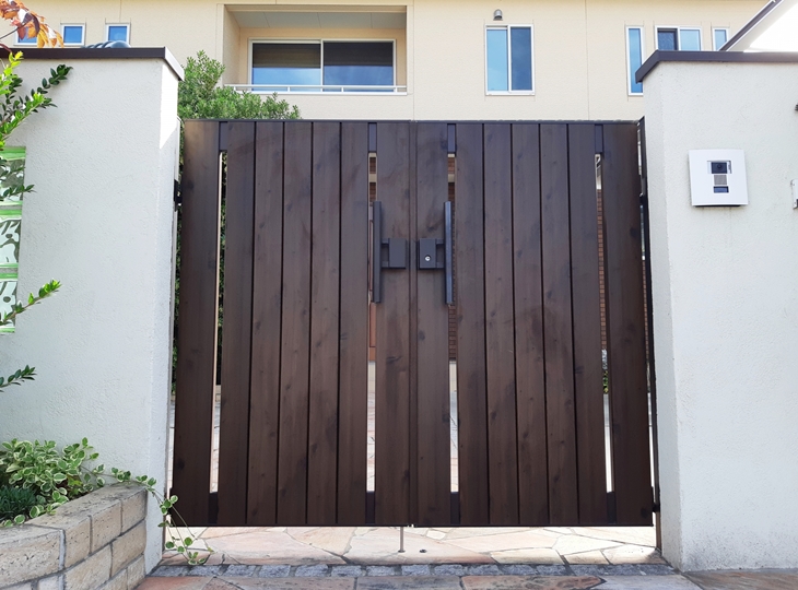 セミクローズ外構